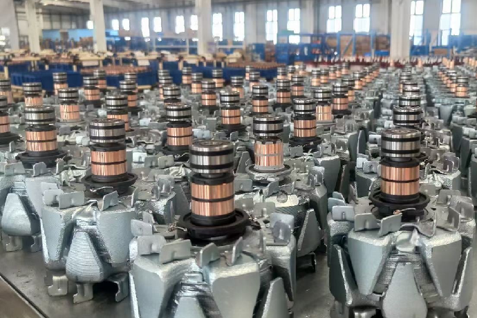 Heavy-duty alternator for wheel loader construction equipment