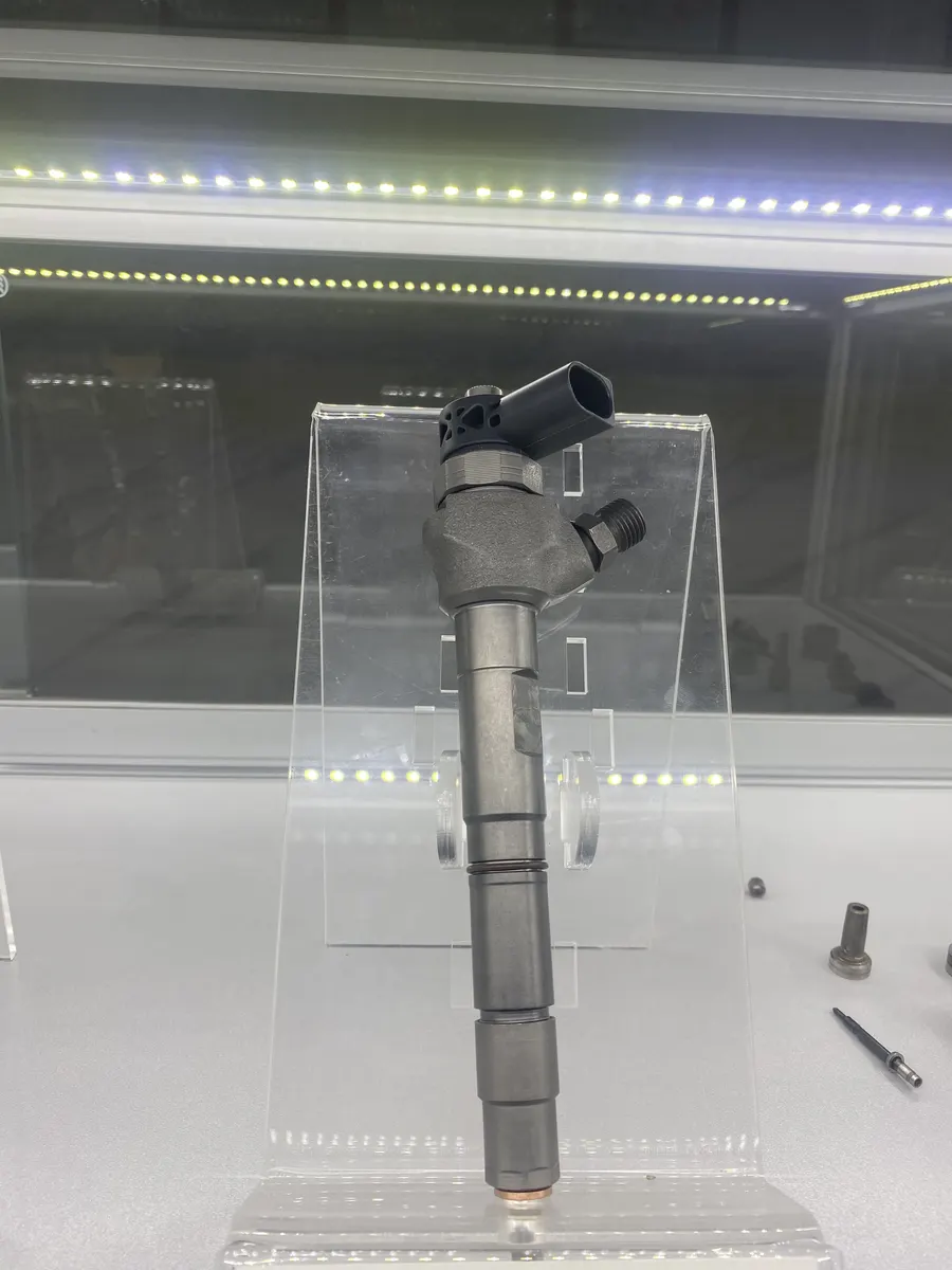 Real injector reference showing body and identification details