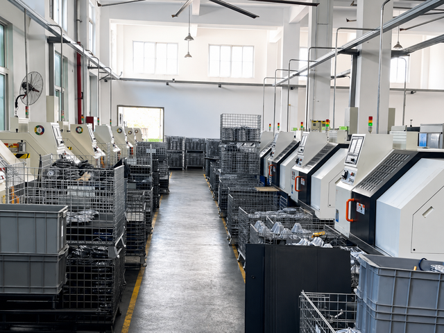 Clean machining workshop for heavy-duty fan clutch component production